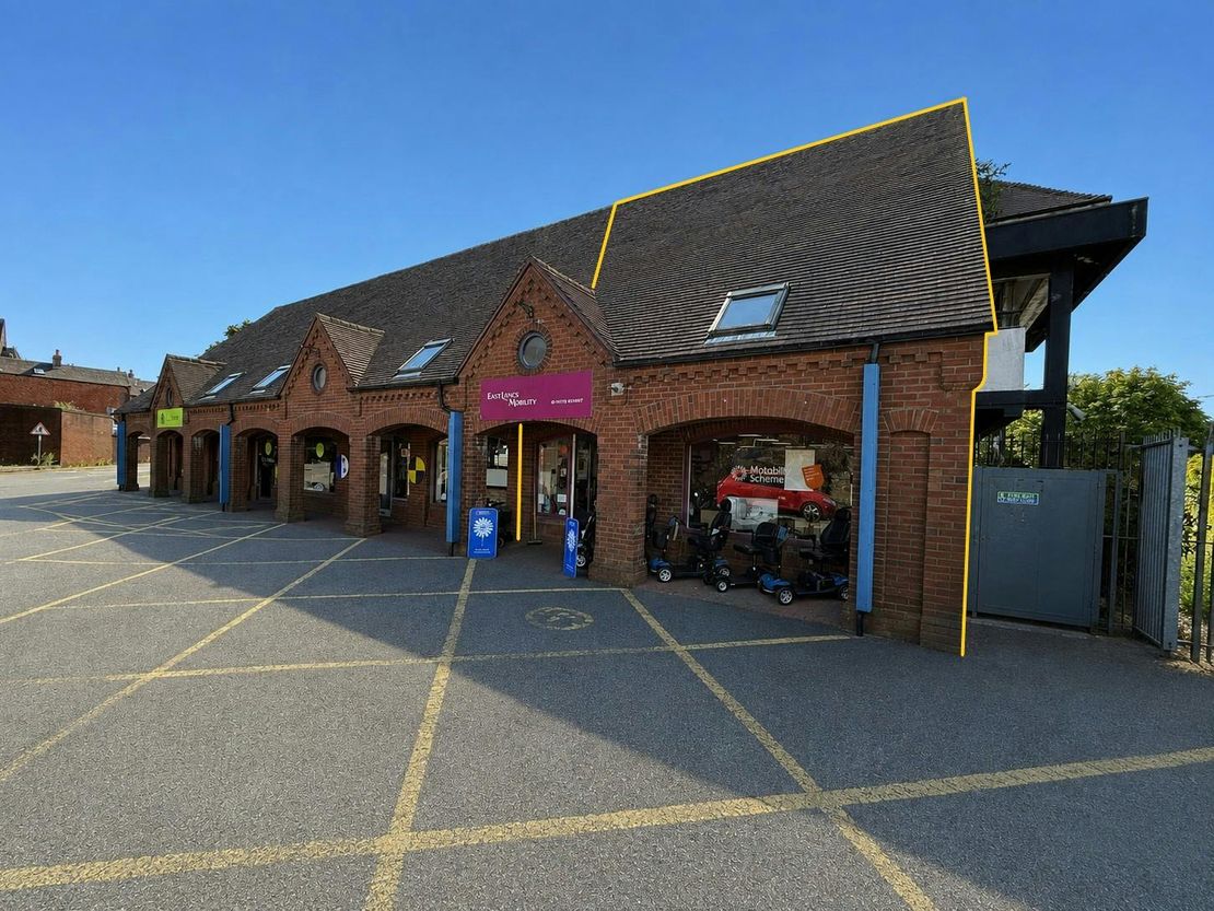 Unit 3 Bodkin Courtyard, Moorlands Shopping Centre, Pickwood Road, Leek, ST13 5SN