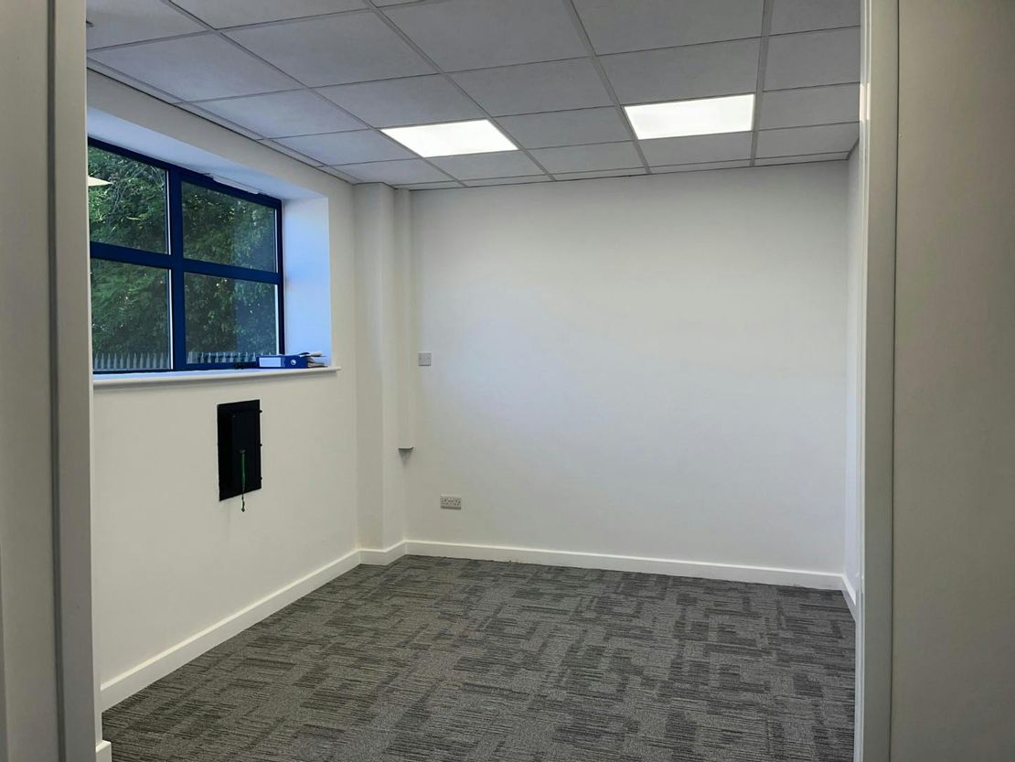 Unit 3 Enterprise Way, Maxted Close, Hemel Hempstead, HP2 7YJ