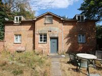 Property Image for Land At Hemmingford House, Wellesbourne Road, Alveston, Stratford-Upon-Avon, Warwickshire, CV37 7RG