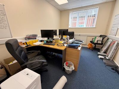 Property Image for Lakeside House, Redditch B98 8JY