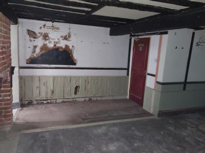 Property Image for The Royal Oak, 5 High Street, Charing, Ashford, Kent, TN27 0HU