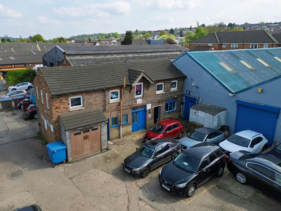 Holly Street Trading Estate, Latimer Road, Luton, LU1 3XG