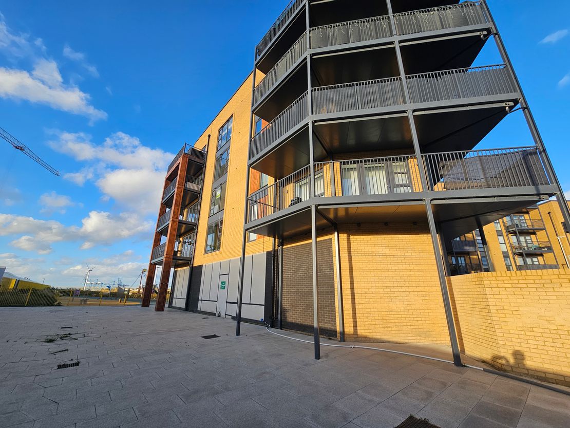 Ground Floor Retail Units, Cable Wharf, Henley Approach, Northfleet, Gravesend, Kent, DA11 9AA