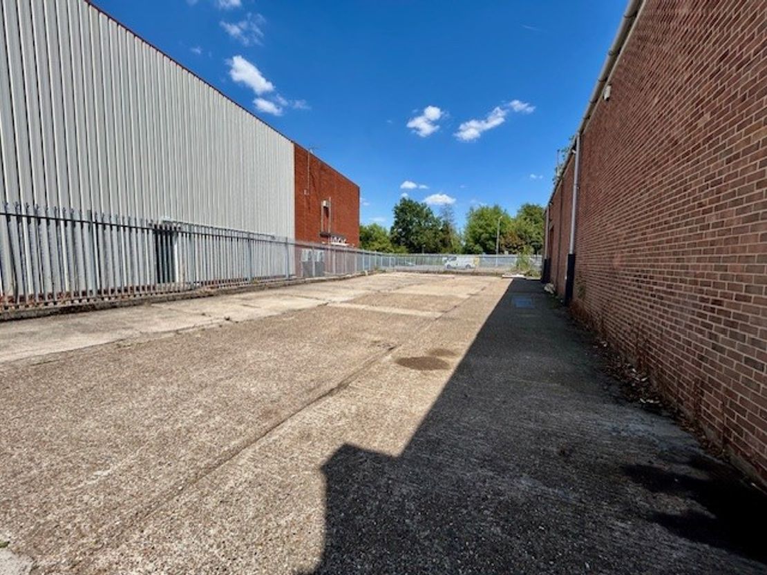 Unit 14, Bone Lane, Newbury, West Berkshire, RG14 5SH