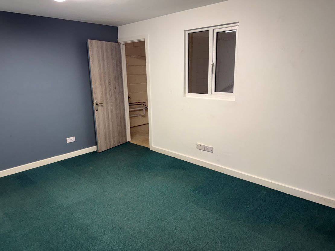 12B Saunders Way, Questor, Dartford, Kent, DA1 1JW