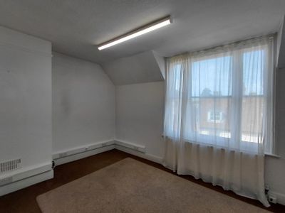 Property Image for Victoria House, 52 High Street, Sevenoaks, Kent, TN13 1JG