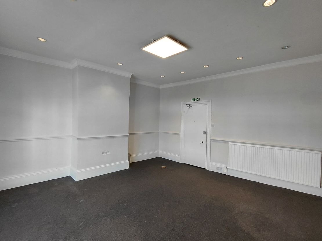 Victoria House, 52 High Street, Sevenoaks, Kent, TN13 1JG