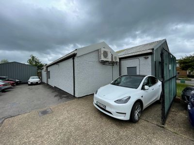 Property Image for 7, Porters Wood, St. Albans, AL3 6HU
