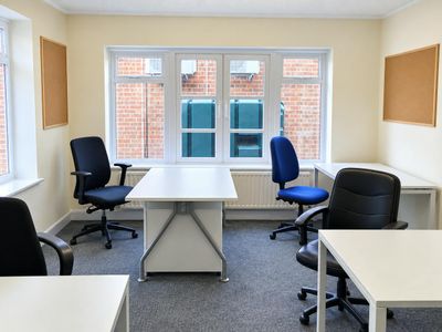 Property Image for Hastingwood Business Centre, Harlow, CM17 9JH