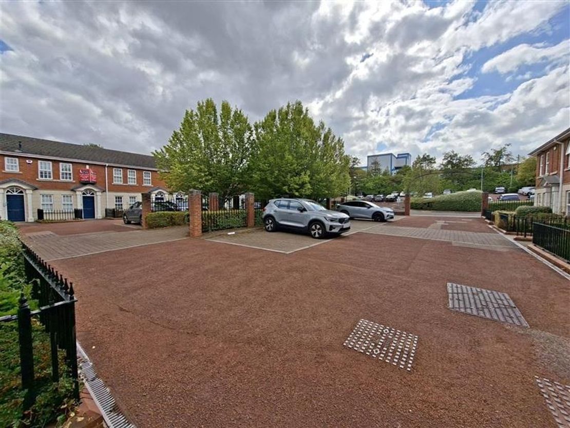 13 Hornbeam Square South, Harrogate, North Yorkshire, HG2 8NB