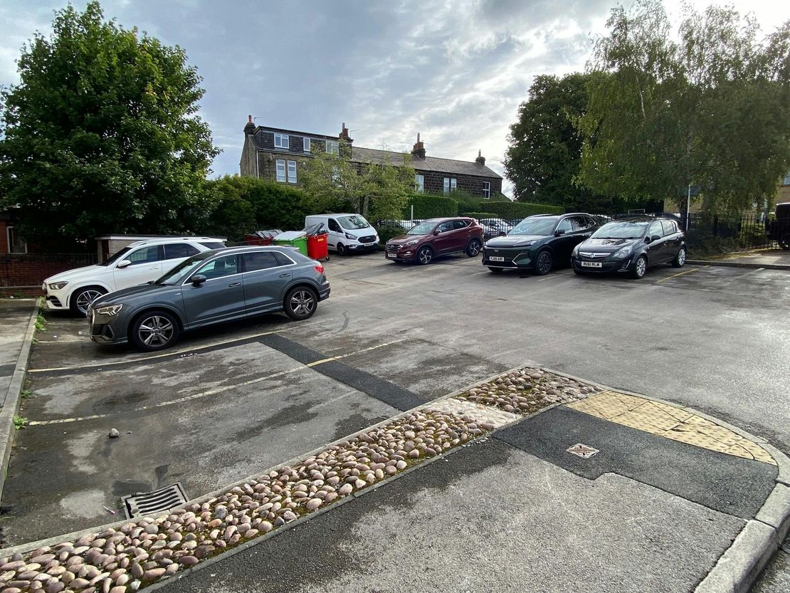 68 Town Street, Horforth, Leeds, LS18 4AP