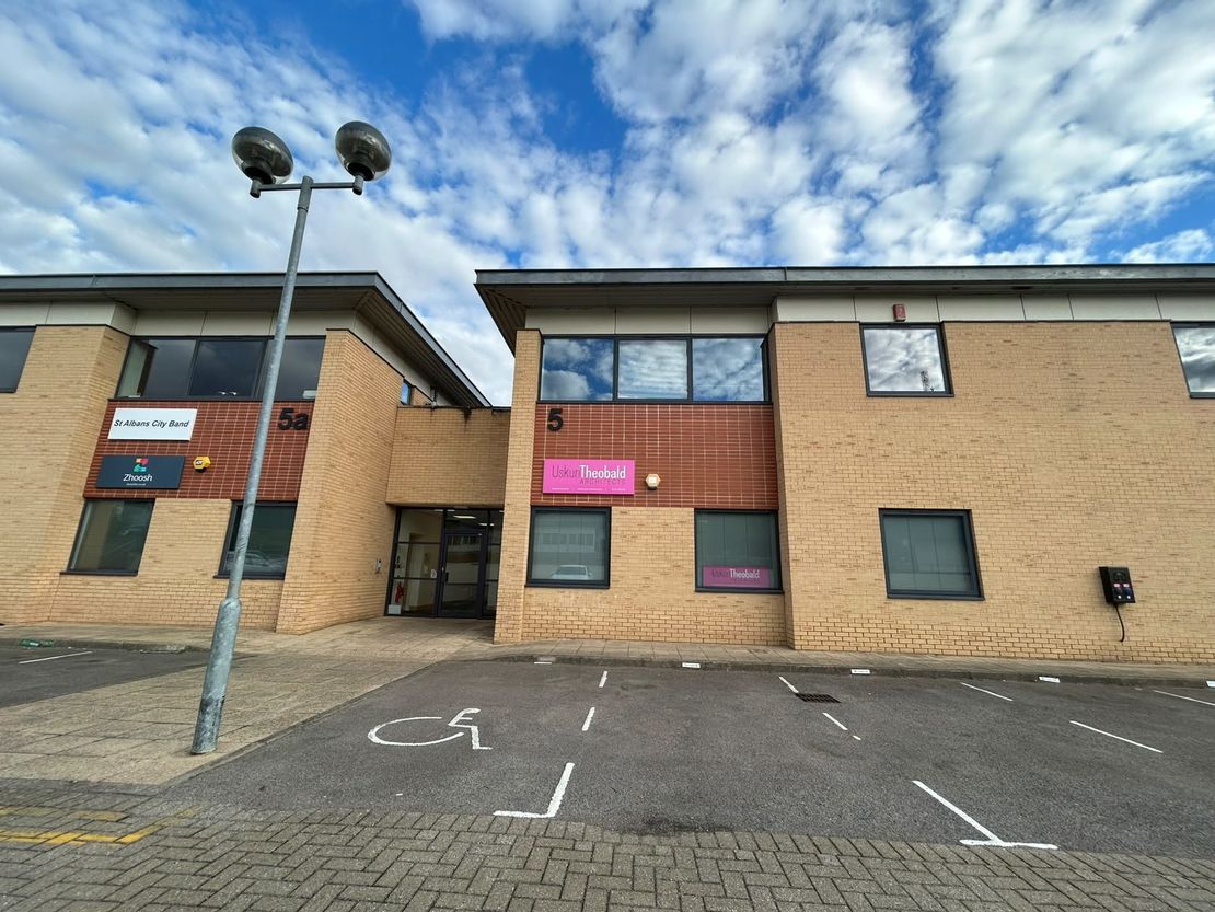 Parkway, 5 Porters Wood, St. Albans, Hertfordshire, AL3 6PA