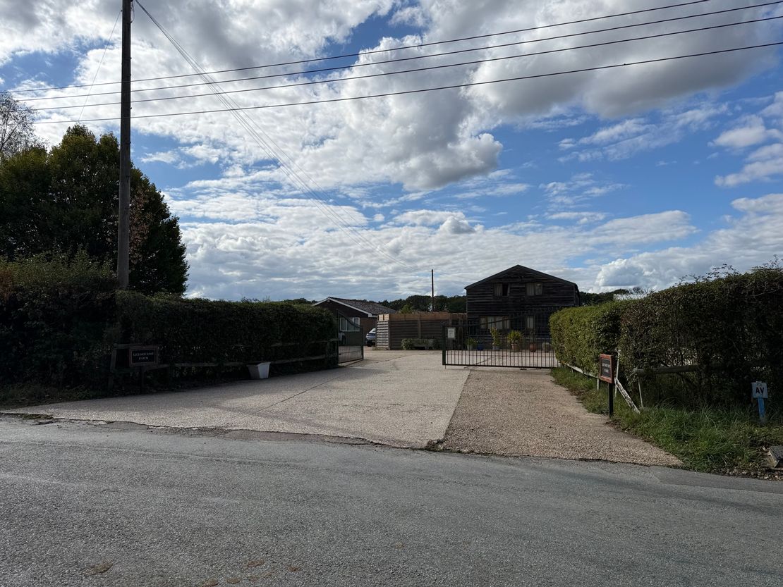 West Chiltington Lane, Coneyhurst, Billingshurst, West Sussex, RH14 9DY