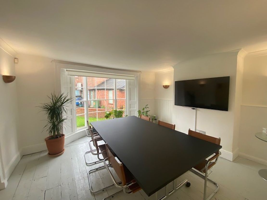 Howarth Lodge, 7 Reading Road, Pangbourne, Berkshire, RG8 7LR