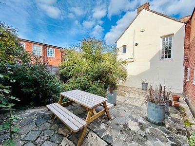 Property Image for 55 Northbrook Street, Newbury, Berkshire, RG14 1AN