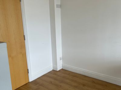 Property Image for 5B The Oast Business Centre, 62 Bell Road, Sittingbourne, Kent, ME10 4HE
