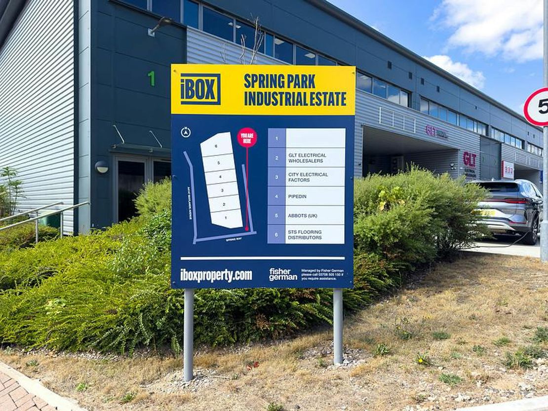 Unit 1 Spring Park, Spring Way, Hemel Hempstead, HP2 7ER