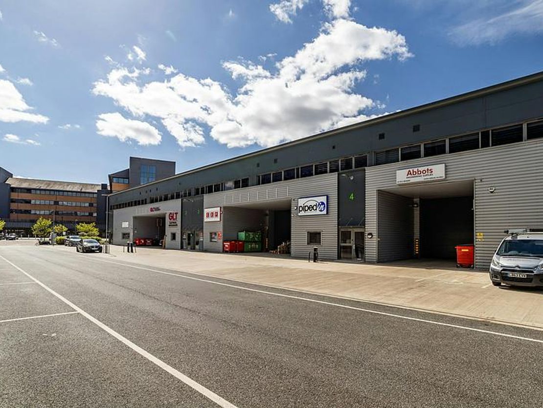 Unit 1 Spring Park, Spring Way, Hemel Hempstead, HP2 7ER