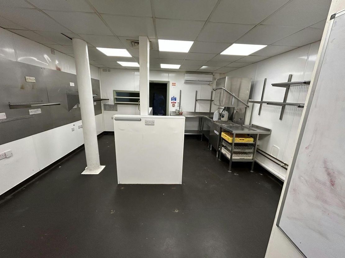 Unit 4, The Buttermarket, 16 North Street, Chichester, PO19 1LQ