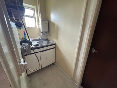 Property Image for 58 Thornes Lane, Wakefield, WF1 5RR