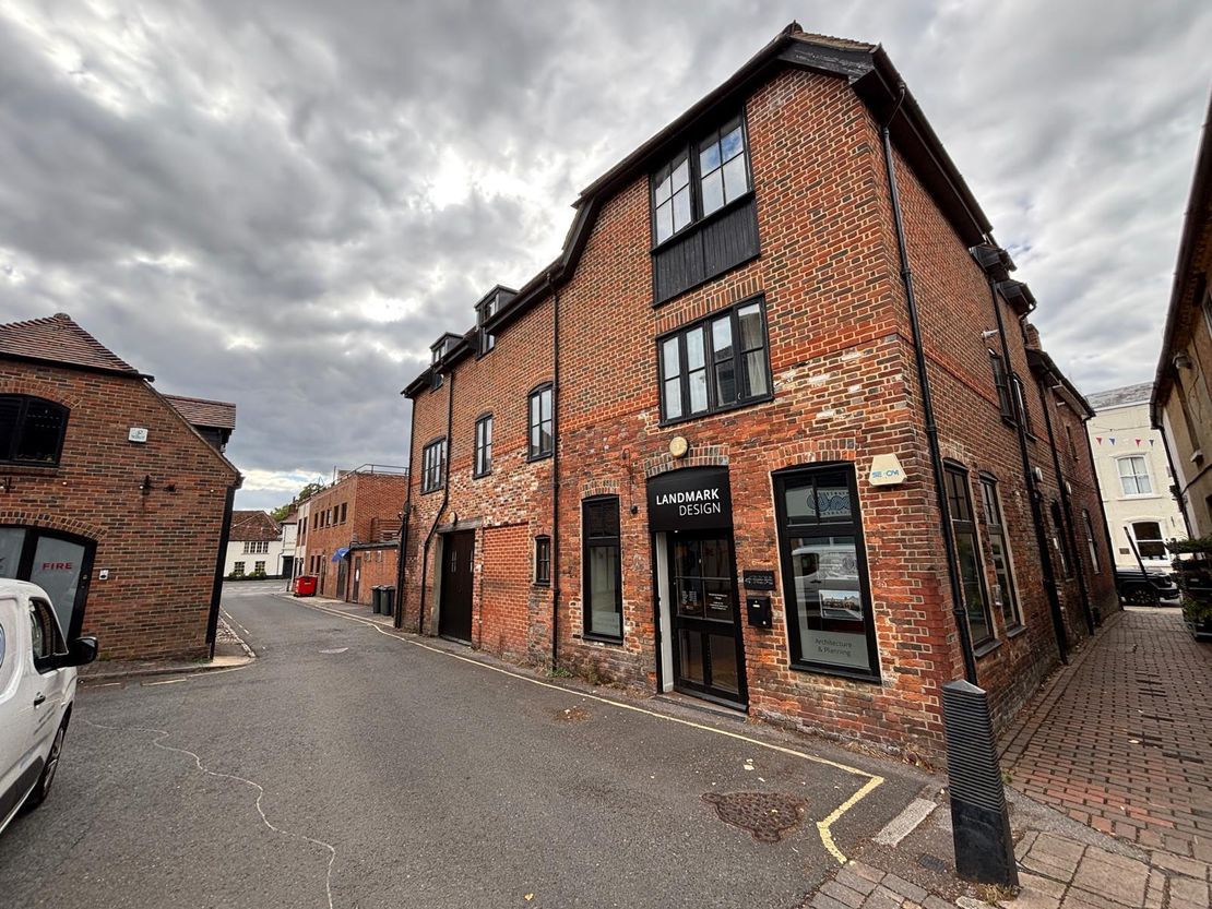 The Old Post Office, Houchin Street, Bishops Waltham, Southampton, Hampshire, SO32 1AR