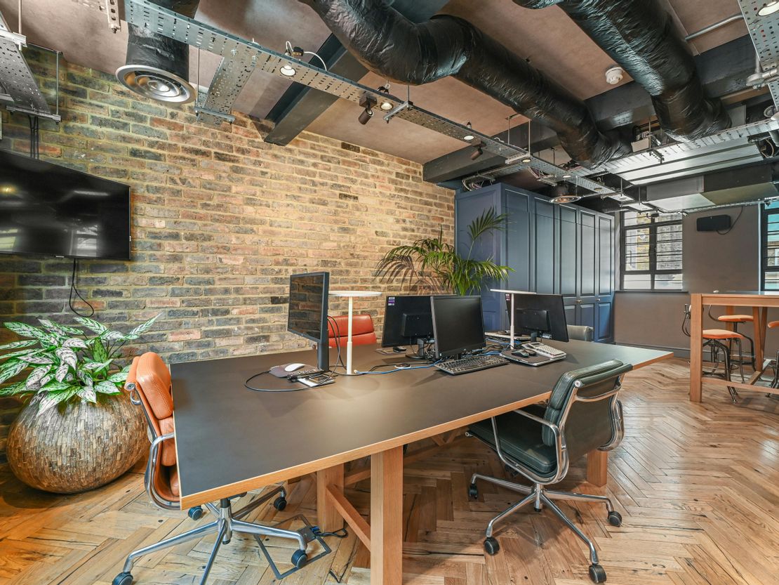 8 Tottenham Mews, London, W1T 4AE