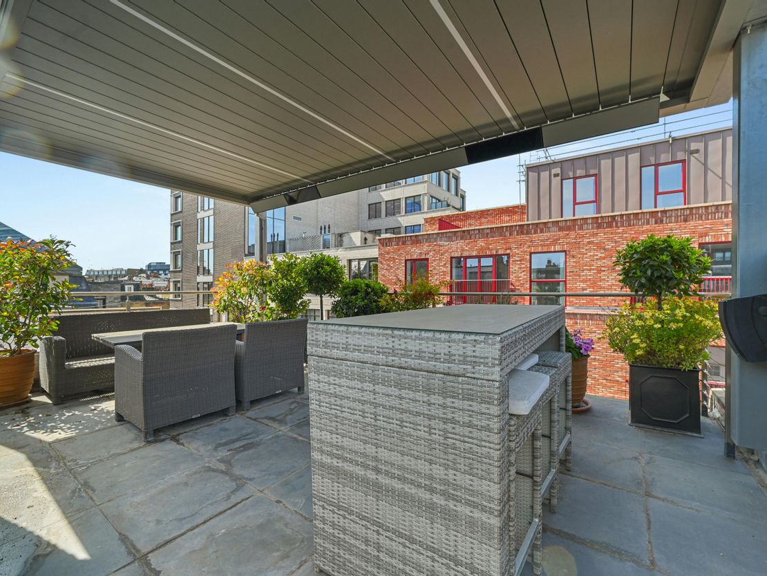 8 Tottenham Mews, London, W1T 4AE