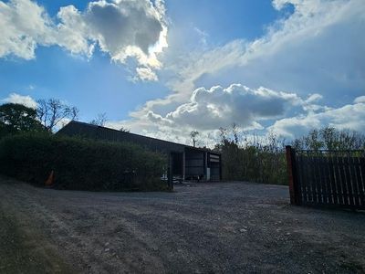 Property Image for Yard at Lower Ashwood Farm, Crowborough, TN6 2DZ