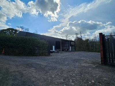 Property Image for Yard at Lower Ashwood Farm, Crowborough, TN6 2DZ