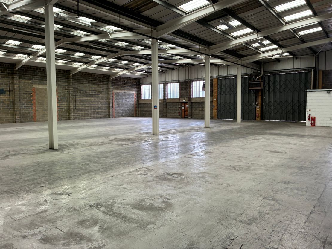 Units 7 & 8, King Georges Trading Estate, Davis Road, Chessington, Surrey, KT9 1TT