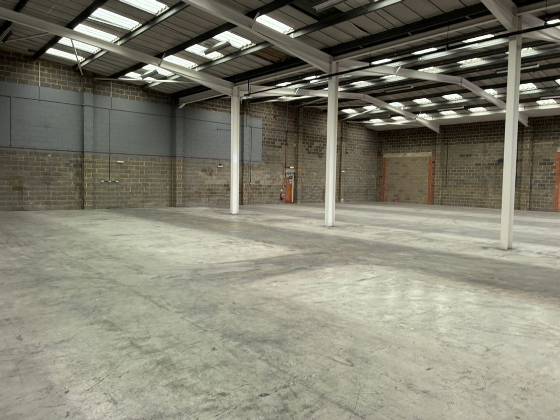 Units 7 & 8, King Georges Trading Estate, Davis Road, Chessington, Surrey, KT9 1TT