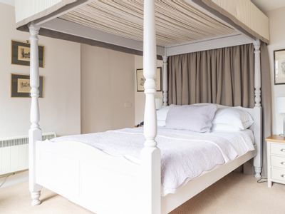 Property Image for Seaview Hotel, The High Street, Seaview, Isle Of Wight, PO34 5EX