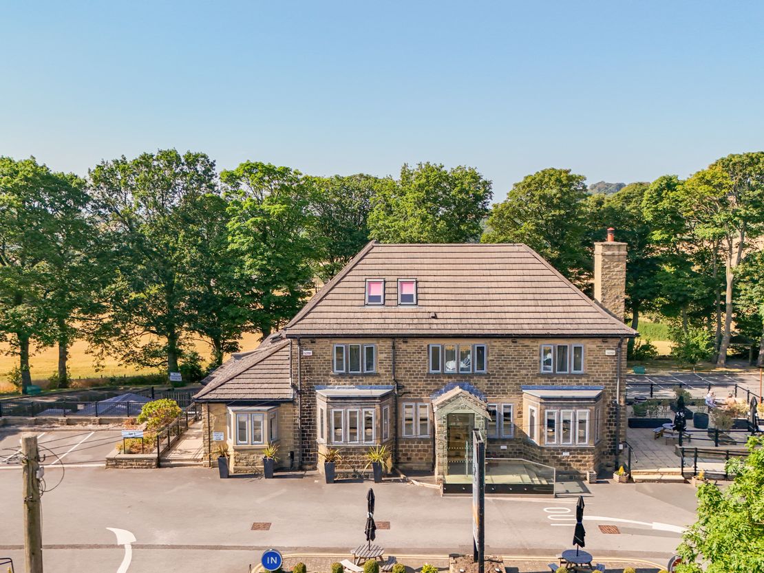 Hotel 315 Restaurant Bar & Spa, 315 Wakefield Road, Lepton, Huddersfield, West Yorkshire, HD8 0LX