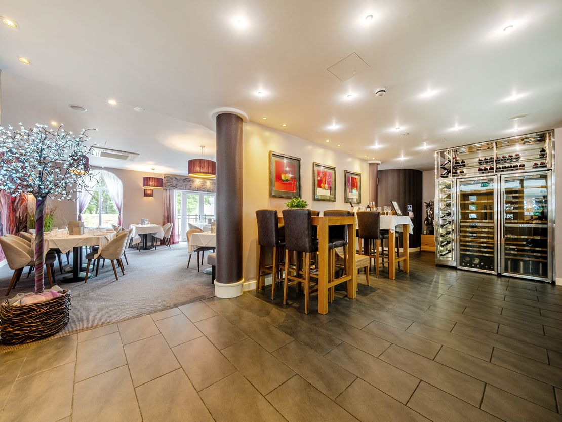 Hotel 315 Restaurant Bar & Spa, 315 Wakefield Road, Lepton, Huddersfield, West Yorkshire, HD8 0LX