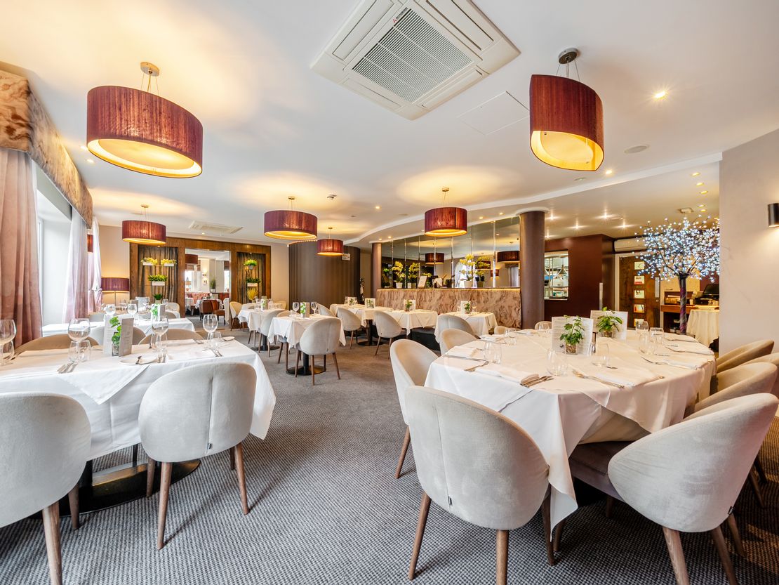 Hotel 315 Restaurant Bar & Spa, 315 Wakefield Road, Lepton, Huddersfield, West Yorkshire, HD8 0LX