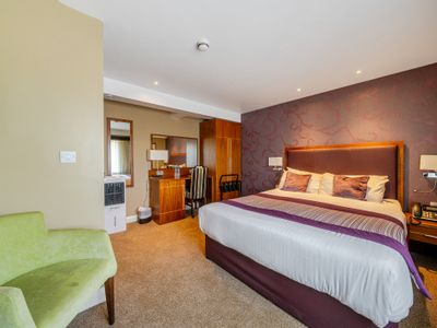 Property Image for Hotel 315 Restaurant Bar & Spa, 315 Wakefield Road, Lepton, Huddersfield, West Yorkshire, HD8 0LX