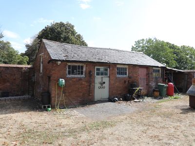 Property Image for Land At Hemmingford House, Wellesbourne Road, Alveston, Stratford-Upon-Avon, Warwickshire, CV37 7RG