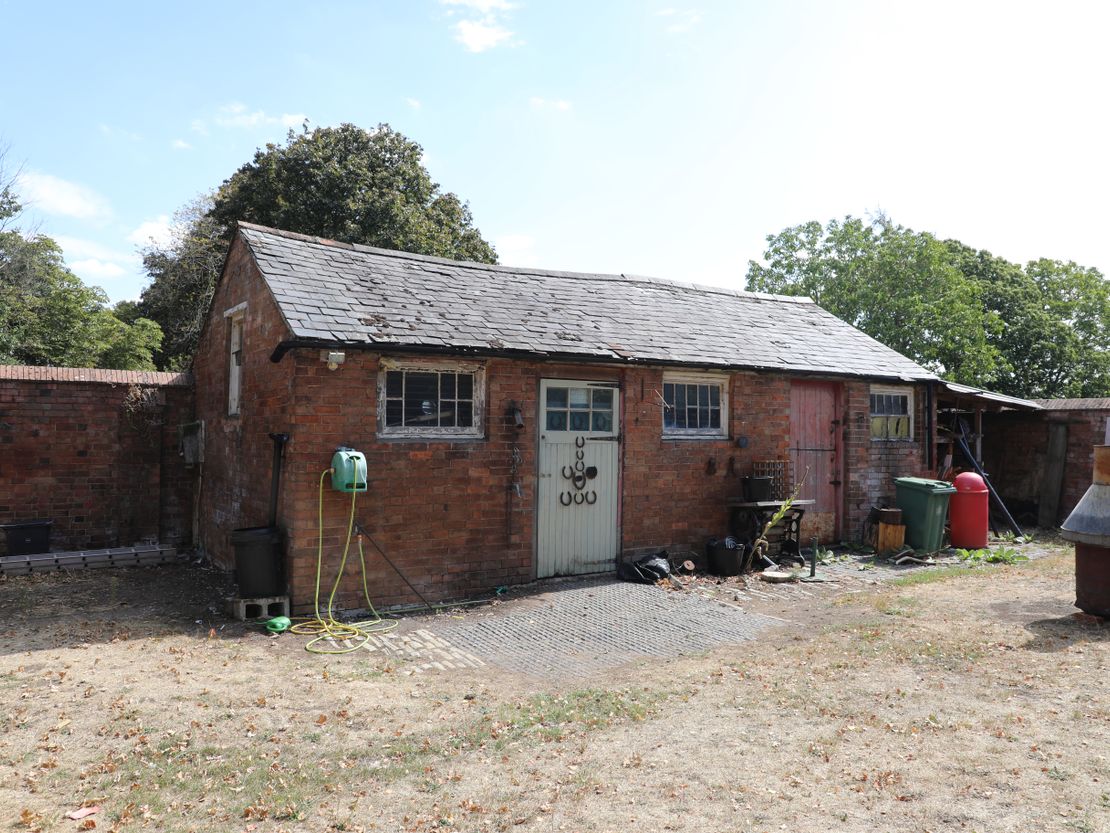 Land At Hemmingford House, Wellesbourne Road, Alveston, Stratford-Upon-Avon, Warwickshire, CV37 7RG