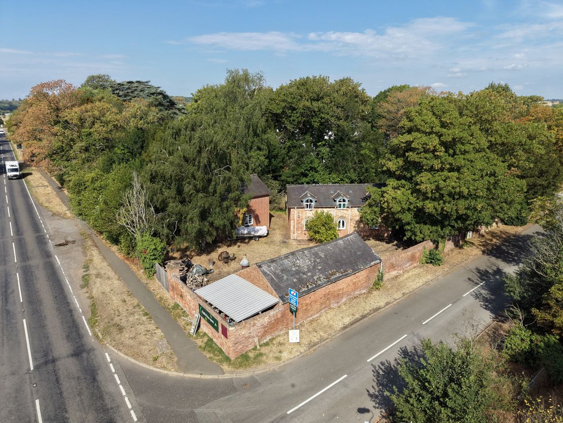 Land At Hemmingford House, Wellesbourne Road, Alveston, Stratford-Upon-Avon, Warwickshire, CV37 7RG