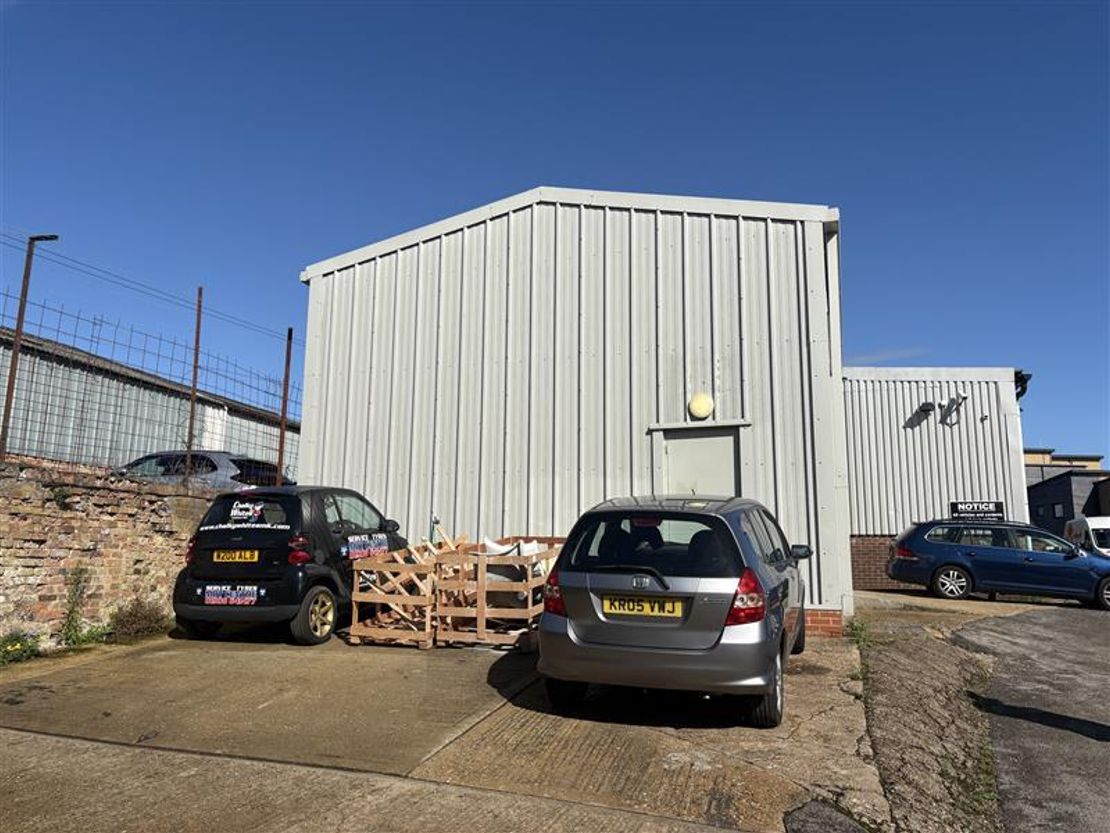 Unit 8 The Wharf, 16 Watling Street, Bletchley, Milton Keynes, Buckinghamshire, MK2 2BL