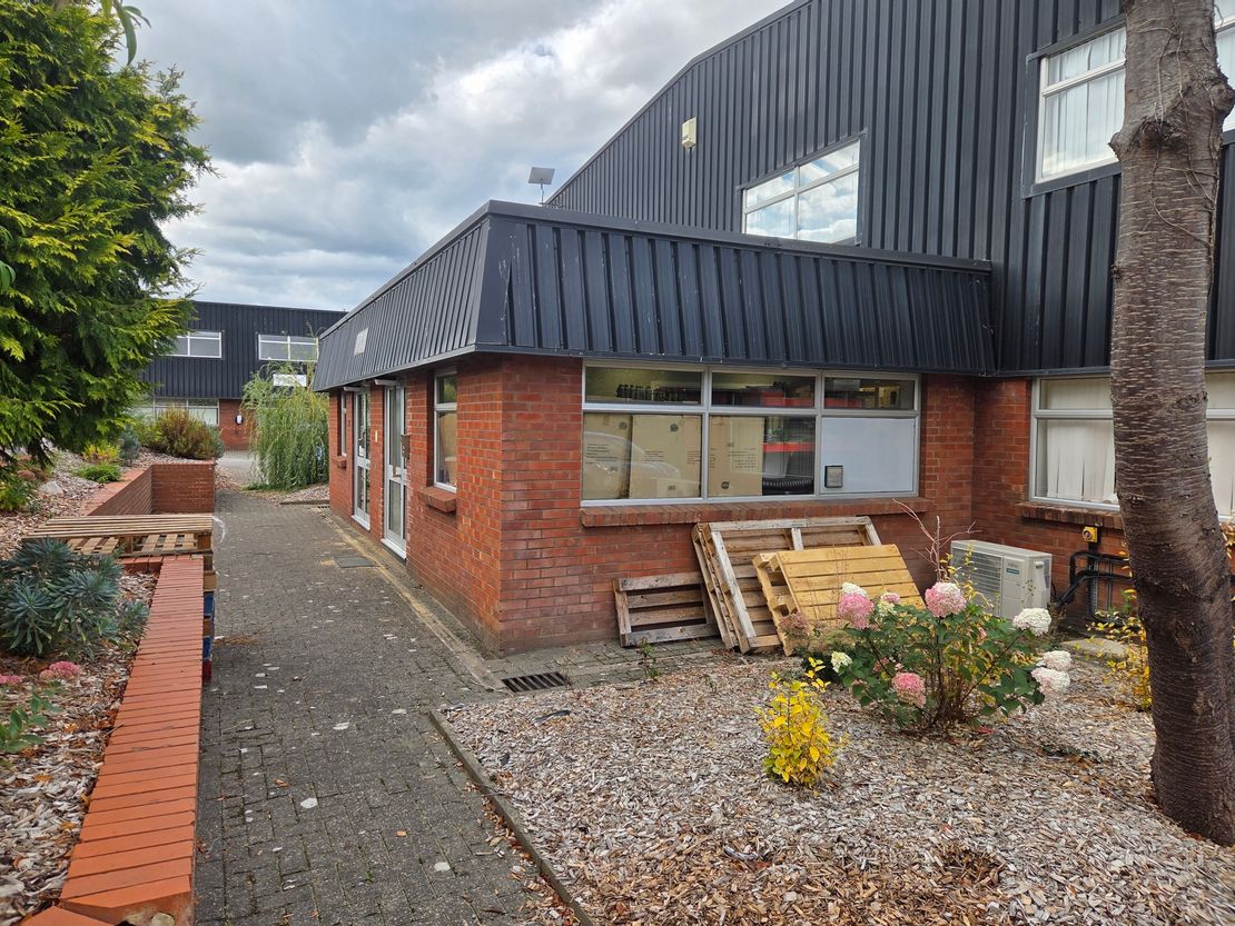King John House, Kingsclere Park, Units 1 & 2, Kingsclere, Hampshire, RG20 4SW
