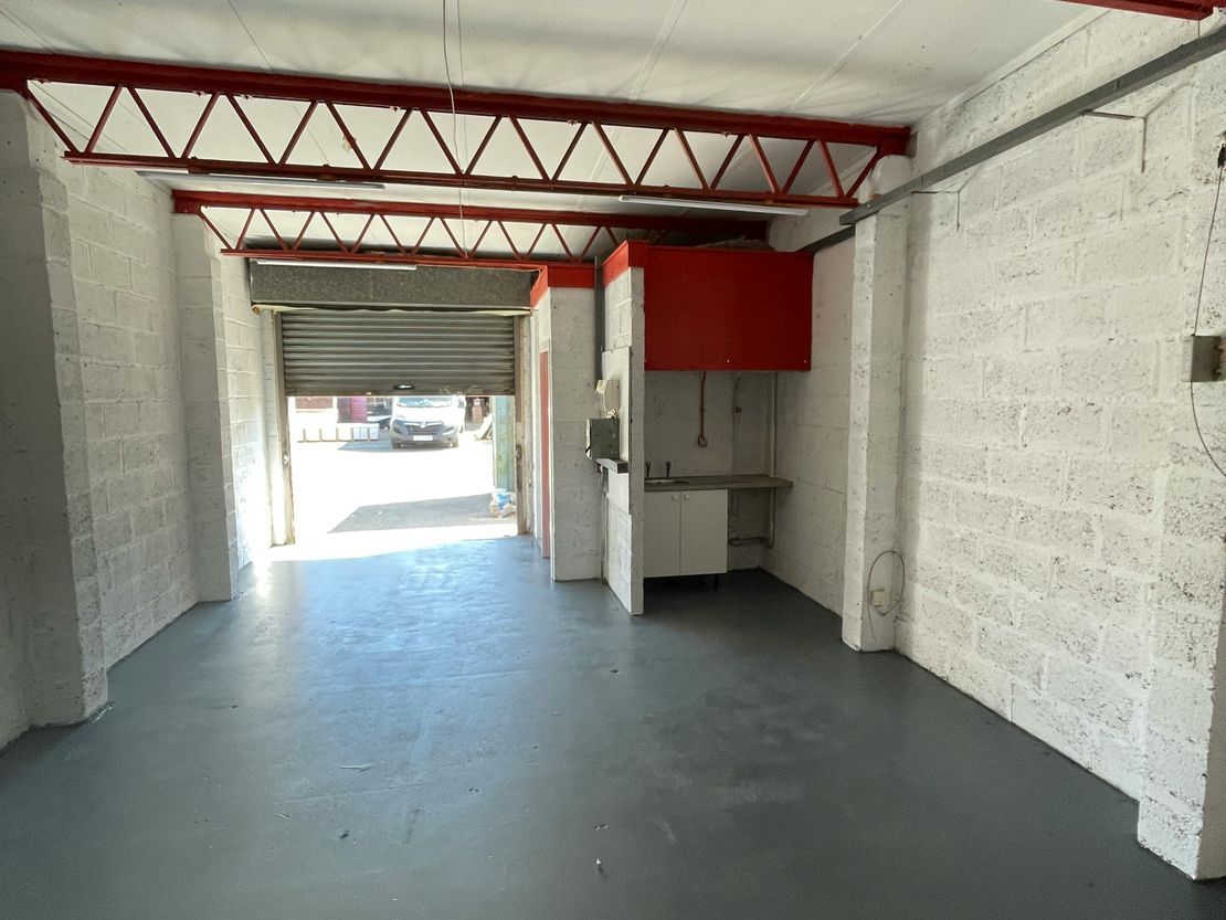 85 Deerdykes View, Westfield Industrial Estate, Cumbernauld, G68 9HN