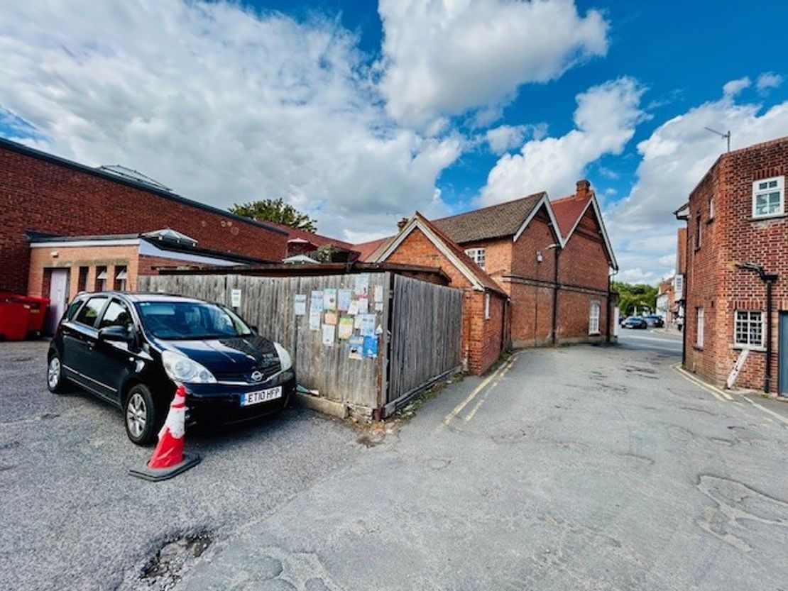 4 The Square, Pangbourne, Reading, Berkshire, RG8 7AG