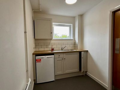 Property Image for Unit 8 Walter Lawrence Trading Estate, Brewers Hill Road, Dunstable, LU6 1BD