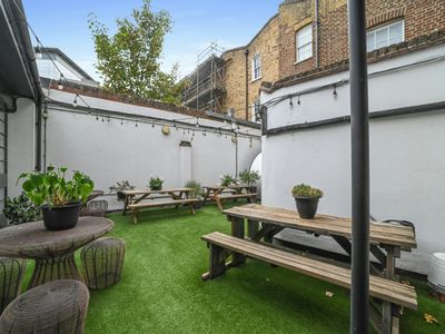 Property Image for 22A Arlington Way, London, EC1R 1UY