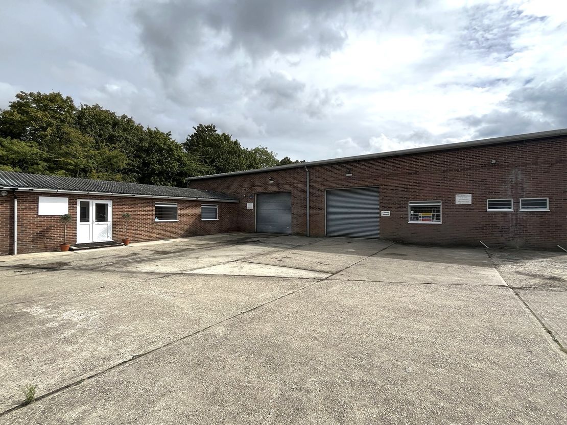 Unit 7, Zone A Chelmsford Road Industrial Estate, Chelmsford Road, Dunmow, Essex, CM6 1XG