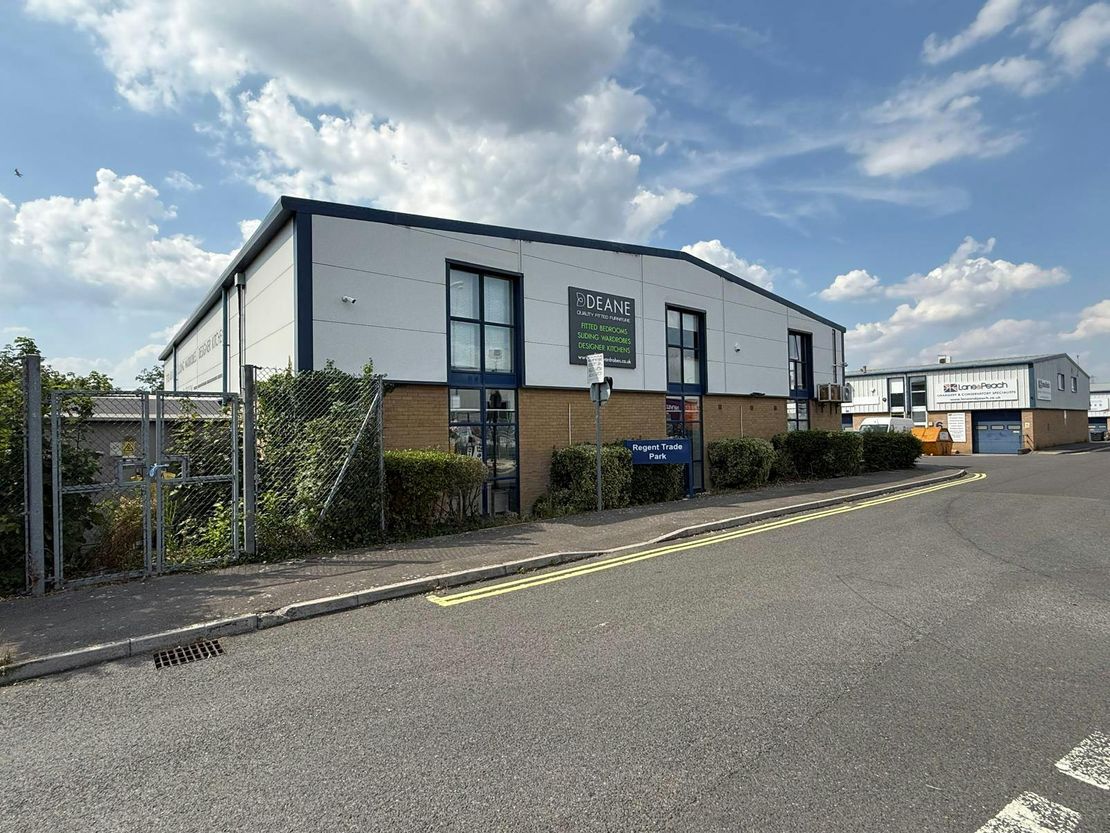 Units 1 & 2 Regent Trade Park, Barwell Lane, Gosport, PO13 0EQ