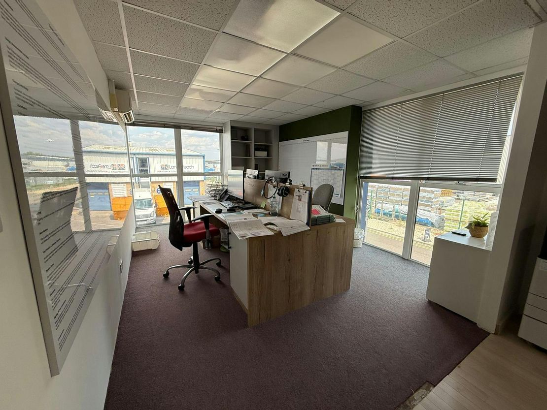 Units 1 & 2 Regent Trade Park, Barwell Lane, Gosport, PO13 0EQ