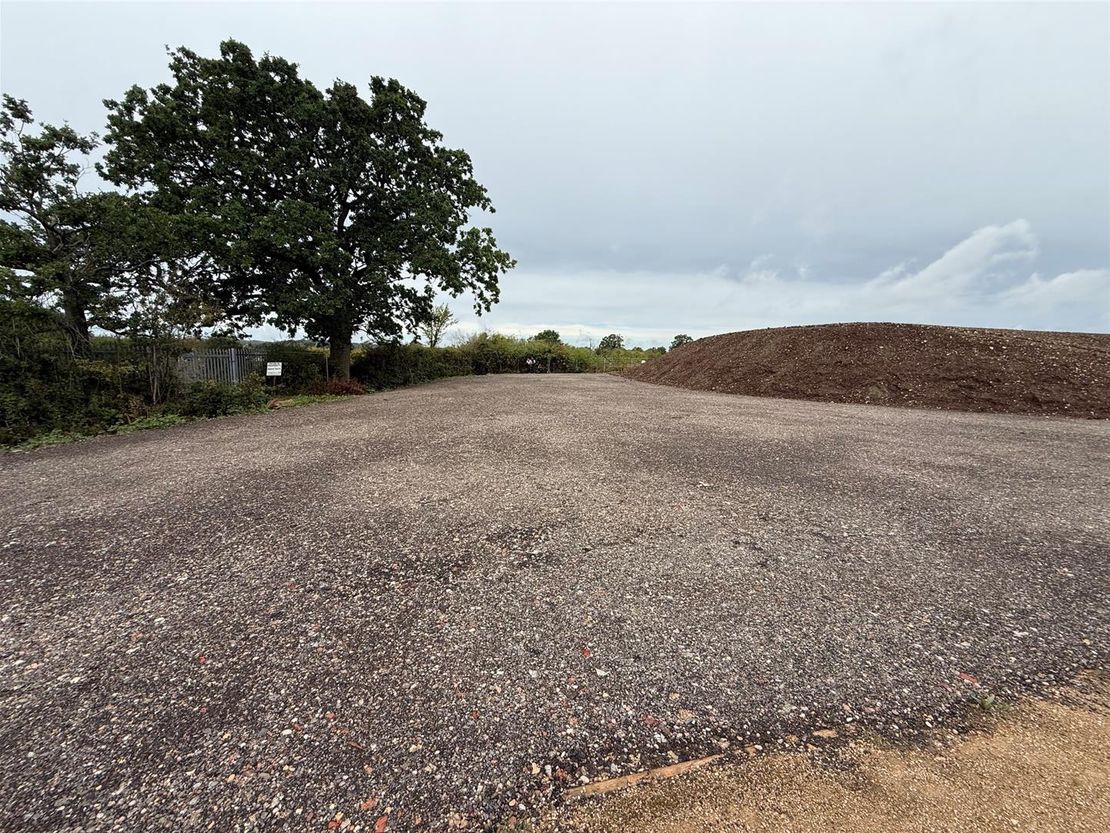 Kinwarton Farm Road, Alcester B49 6EH