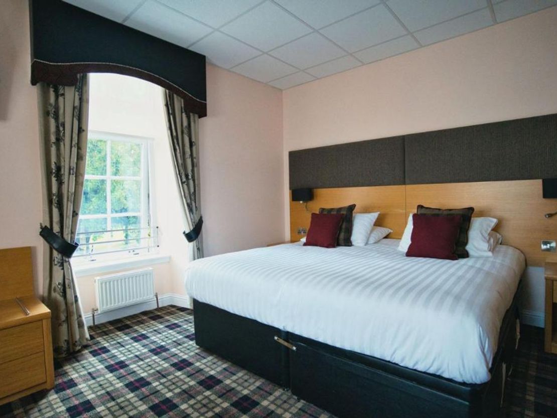 Cornhill Inn, 34, High Street, Bonnybridge, FK4 1DA